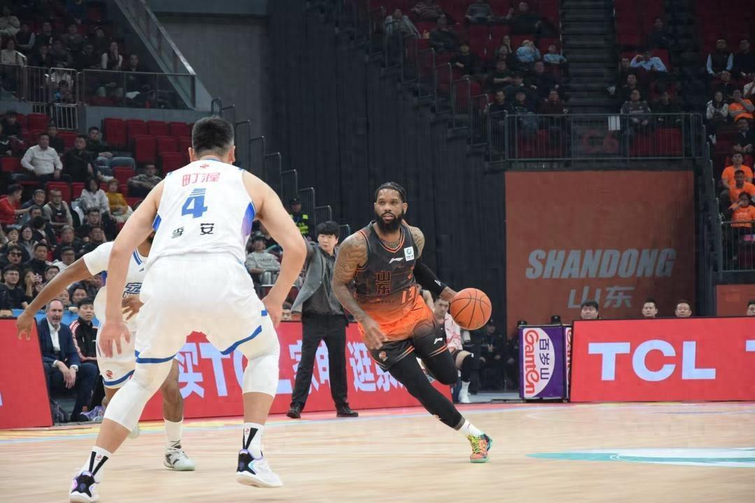 开云官网-109比82！豪取8连胜后连放大招，山东男篮作出决定，邱彪还有利好
